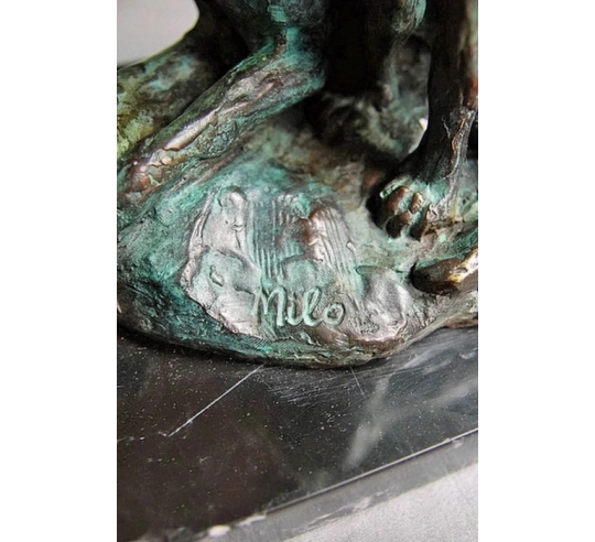 Dos leonas, dos hermanas por Miguel Fernando López (Milo)