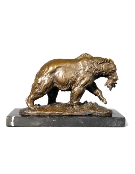 Bear fishing by Miguel Fernando López (Milo) Bear fishing by Miguel Fernando López (Milo)