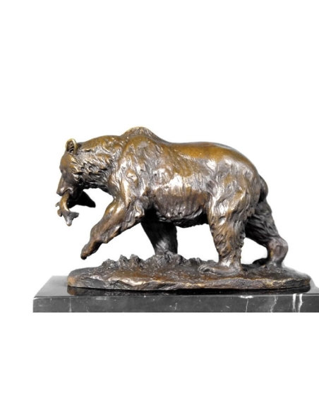 Bear fishing by Miguel Fernando López (Milo) Bear fishing by Miguel Fernando López (Milo)