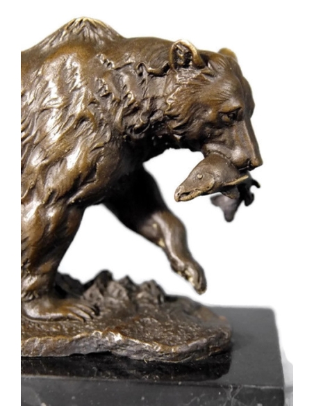 Bear fishing by Miguel Fernando López (Milo) Bear fishing by Miguel Fernando López (Milo)