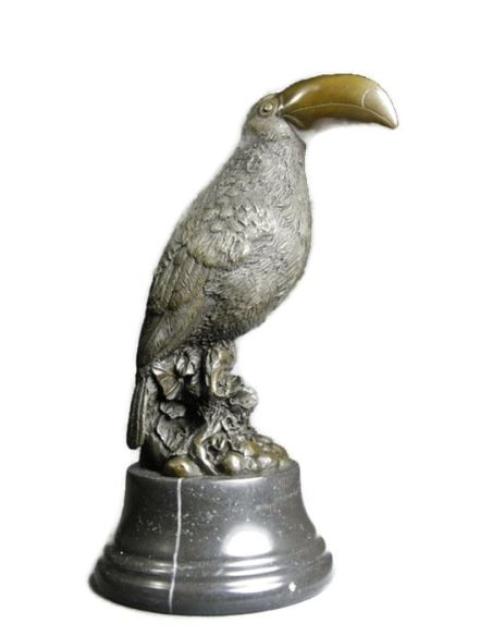 Toucan immobile by Miguel Fernando López (Milo)