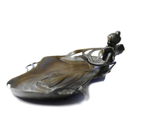 Pin tray Art nouveau by Miguel Fernando López (Milo)