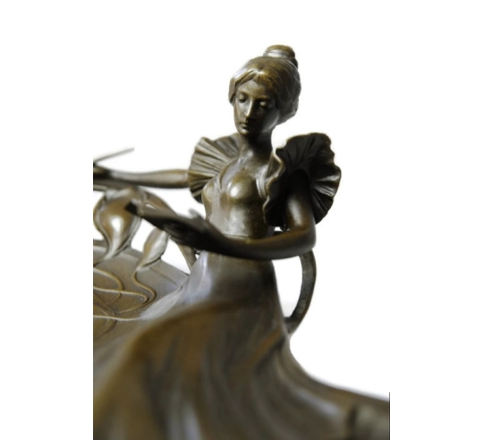 Pin tray Art nouveau by Miguel Fernando López (Milo)