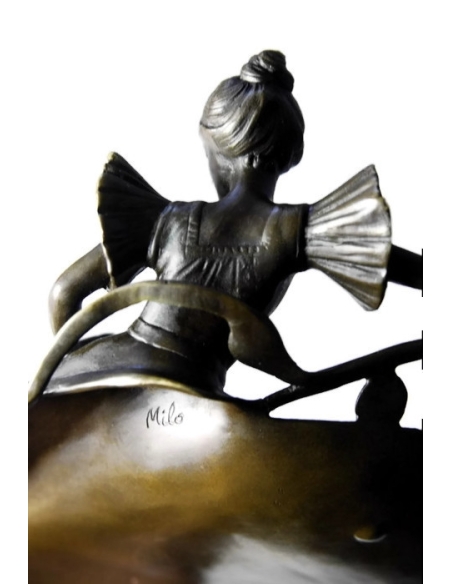 Pin tray Art nouveau by Miguel Fernando López (Milo)