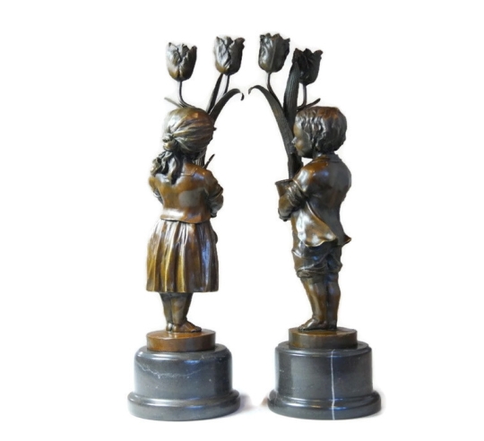 Chandeliers jeunes enfants aux tulipes Art nouveau par Miguel Fernando López (Milo)