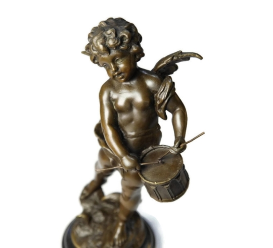 Petit ange au tambour par Hippolyte François Moreau