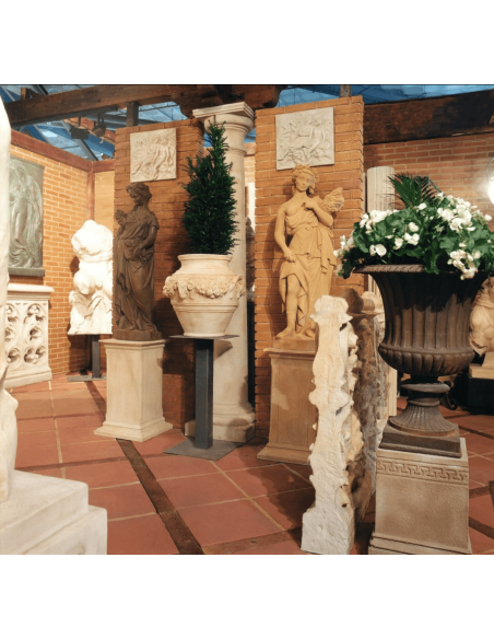 Las 4 estaciones -Estatua de la Diosa de la Primavera Las 4 estaciones -Estatua de la Diosa de la Primavera