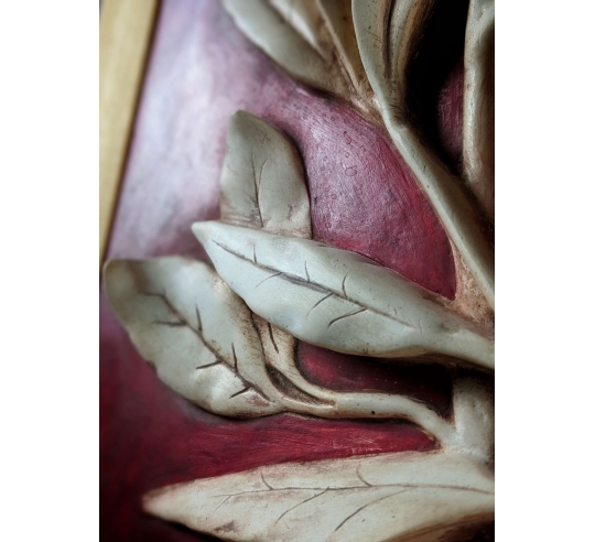 Rama de melocotonero cargada de frutas