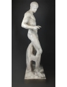 Estatua de tamaño real del Discóforo o portador de disco atribuido a Policleto