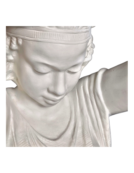 Jeune égyptienne porteuse de lumière- statue taille réelle. Jeune égyptienne porteuse de lumière- statue taille réelle.