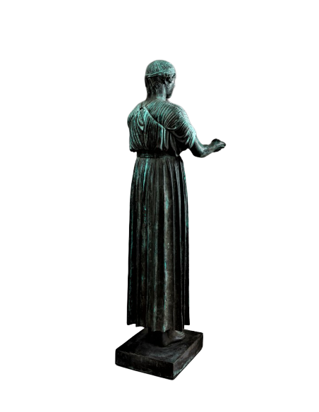 The Charioteer of Delph or Heniokhos - life-size statue The Charioteer of Delph or Heniokhos - life-size statue