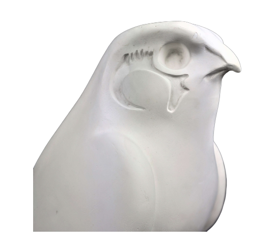 Estatua del Rey Nectanebo II protegido por Horus