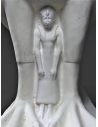 Statue du roi Nectanebo II protégé par Horus