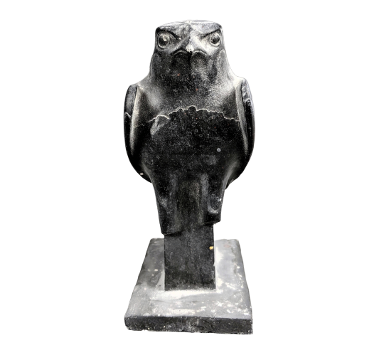 Estatua de Horus, el dios halcón egipcio