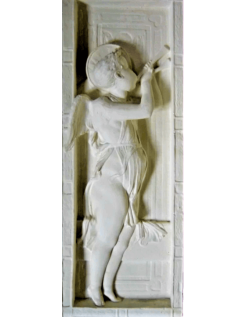 Bajorrelieve ángel tocando la flauta doble