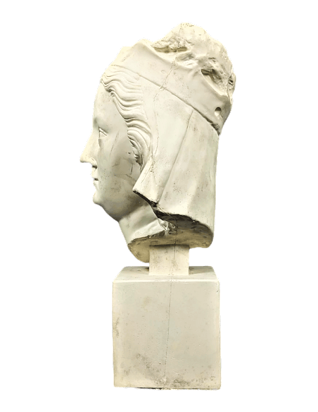 Busto de la Virgen María - Catedral de Notre Dame de Paris Busto de la Virgen María - Catedral de Notre Dame de Paris