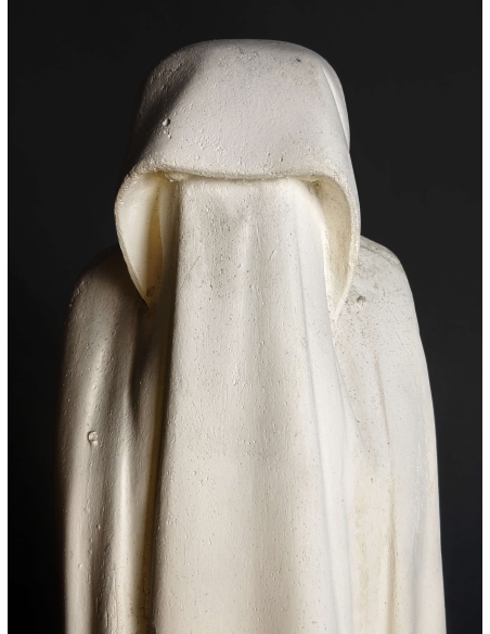 Estatua de Llorón velado, escondiendo su rostro por Jean de Cambrai