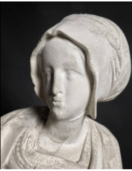 Statue de Pleurant, jeune courtisane en deuil Statue de Pleurant, jeune courtisane en deuil