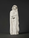 Estatua de Llorón con capucha caída, escondiendo sus ojos en lágrimas y las manos unidas en oración