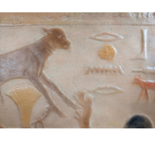 Bajo relieve egipcio - necrópolis de Saqqara Mastaba de Ti - escena de ganadería y ordeño de vaca
