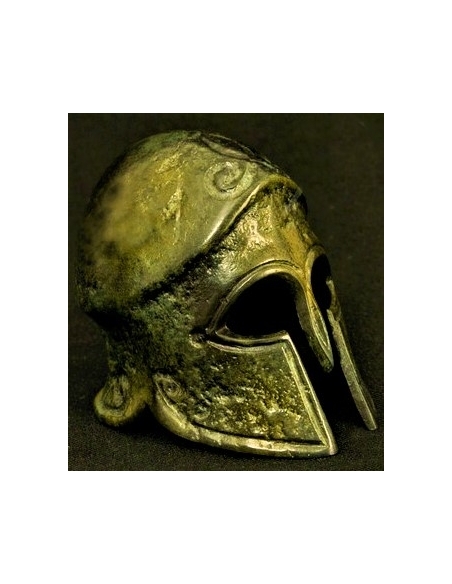 Yelmo corintio antiguo en bronce Yelmo corintio antiguo en bronce