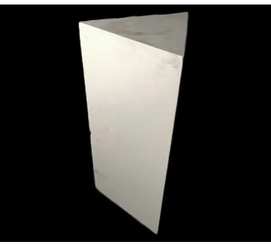 Prisme grand modèle sculpture géométrique 3D
