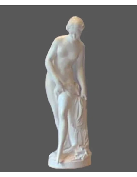 Estatua Ninfa bajando al baño, llamada La Bañista por Etienne Maurice Falconet
