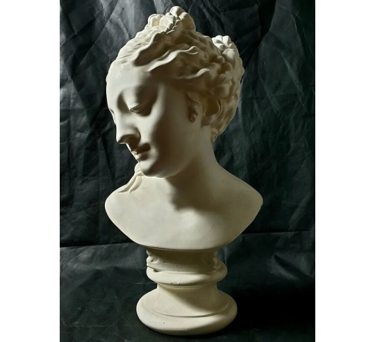 Bust of Venus leaving the bath after...