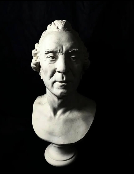 Bust of the Count of Buffon by Jean-Antoine Houdon.