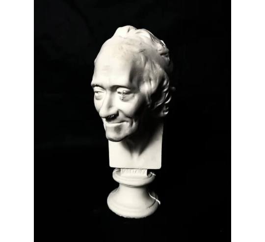 Busto de François-Marie Arouet, llamado...