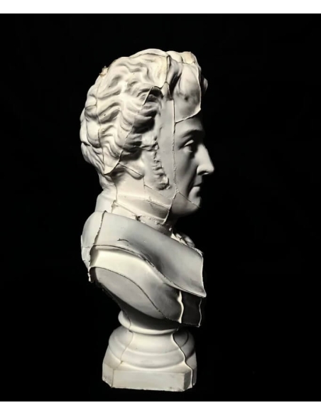 Busto de François René vizconde de Chateaubriand conocido como Chateaubriand.