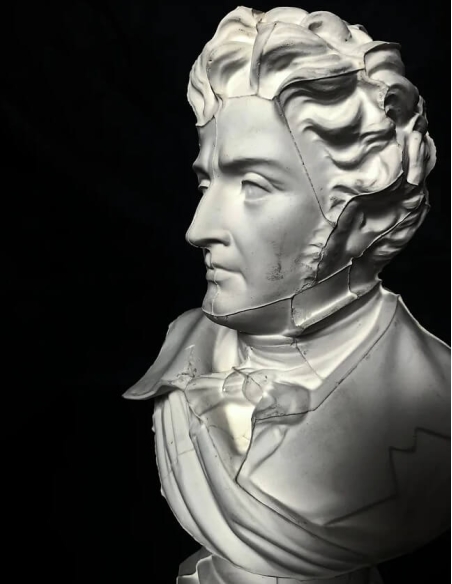 Busto de François René vizconde de Chateaubriand conocido como Chateaubriand.