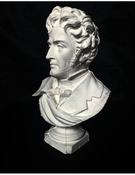 Busto de François René vizconde de Chateaubriand conocido como Chateaubriand.
