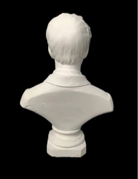 Bust of Alphonse de Lamartine.