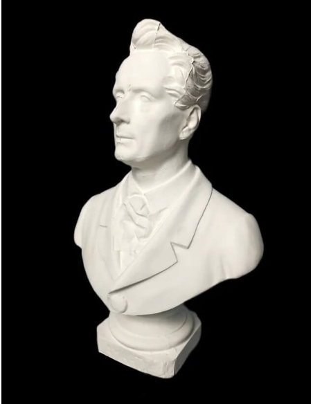 Bust of Alphonse de Lamartine.