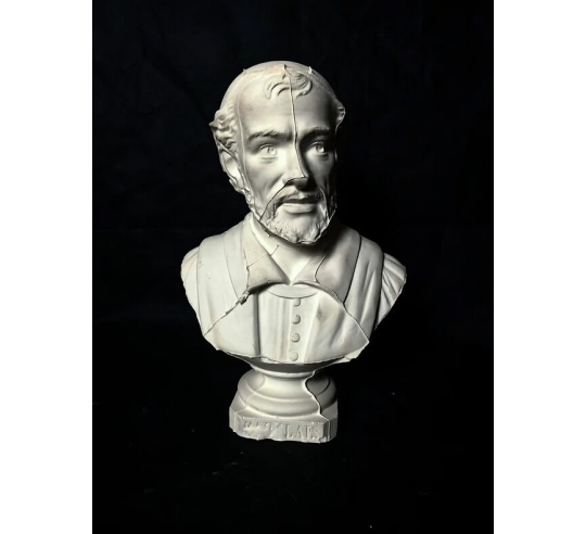 Bust of François Rabelais.