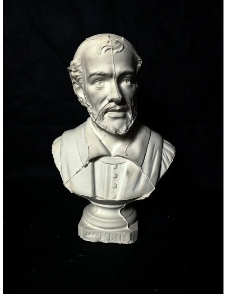 Bust of François Rabelais.