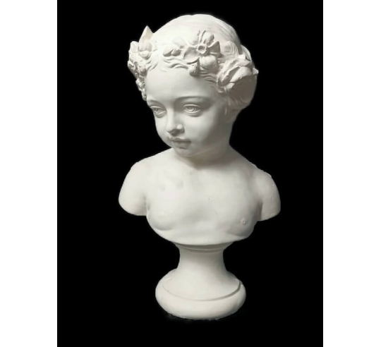 Buste de jeune fille le printemps d'après...