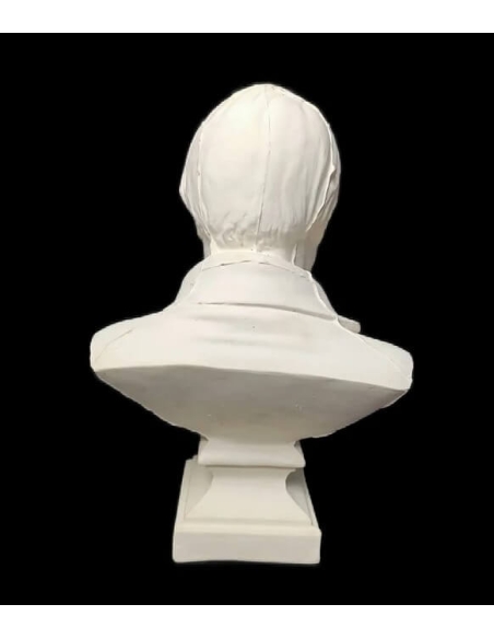 Busto de Victor Hugo.