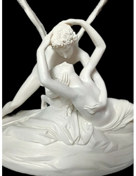 Estatua de Psique Reanimada por el Beso del Amor, o El Beso segun Antonio Canova.
