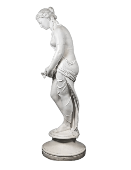 Estatua de la Portadora de Agua a Tamaño Real