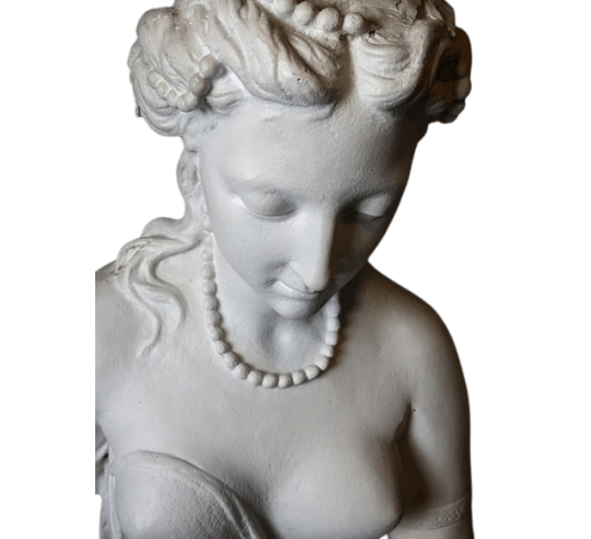 Estatua de la Portadora de Agua a Tamaño Real