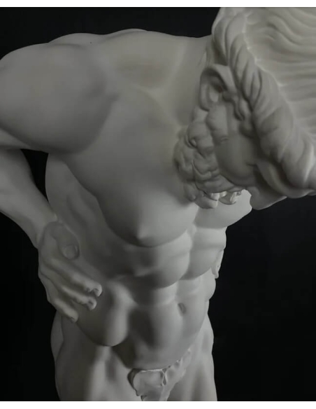 Statue du géant Atlas portant la voute céleste sur ses épaules