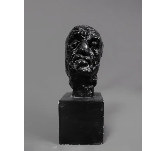 Little head of the Man with the Broken Nose...