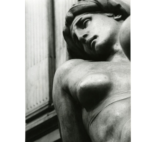 Estatua de la Aurora según Miguel Ángel