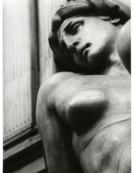 Statue de L'Aurore d'après Michel Ange