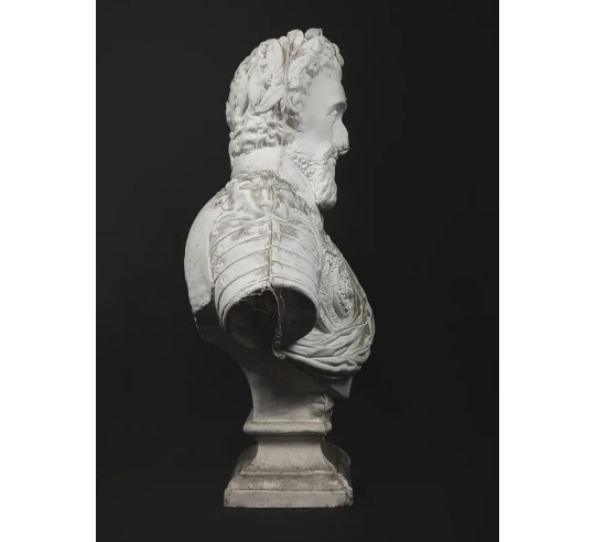Bust of Henri IV king of France, head laureate,...