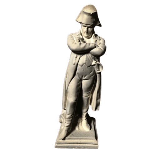 Statuette du Général Napoléon Bonaparte debout les bras croisés