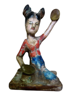 Statuette de musicienne assise jouant aux cymbales, style...