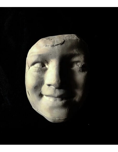 Masque de La Rieuse aux Roses d'après Jean-Baptiste Carpeaux.